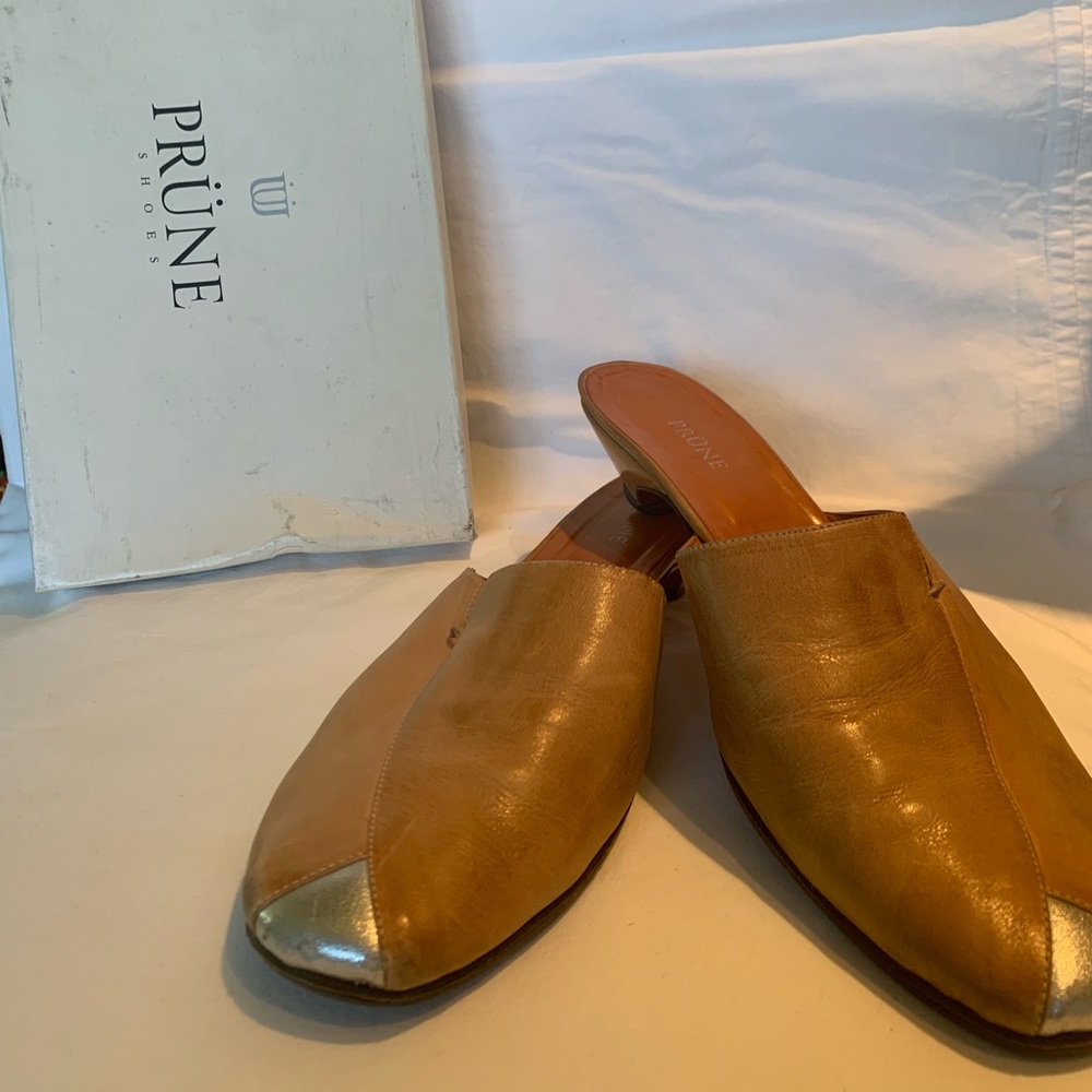 Prune shoes bought in Argentina some marks